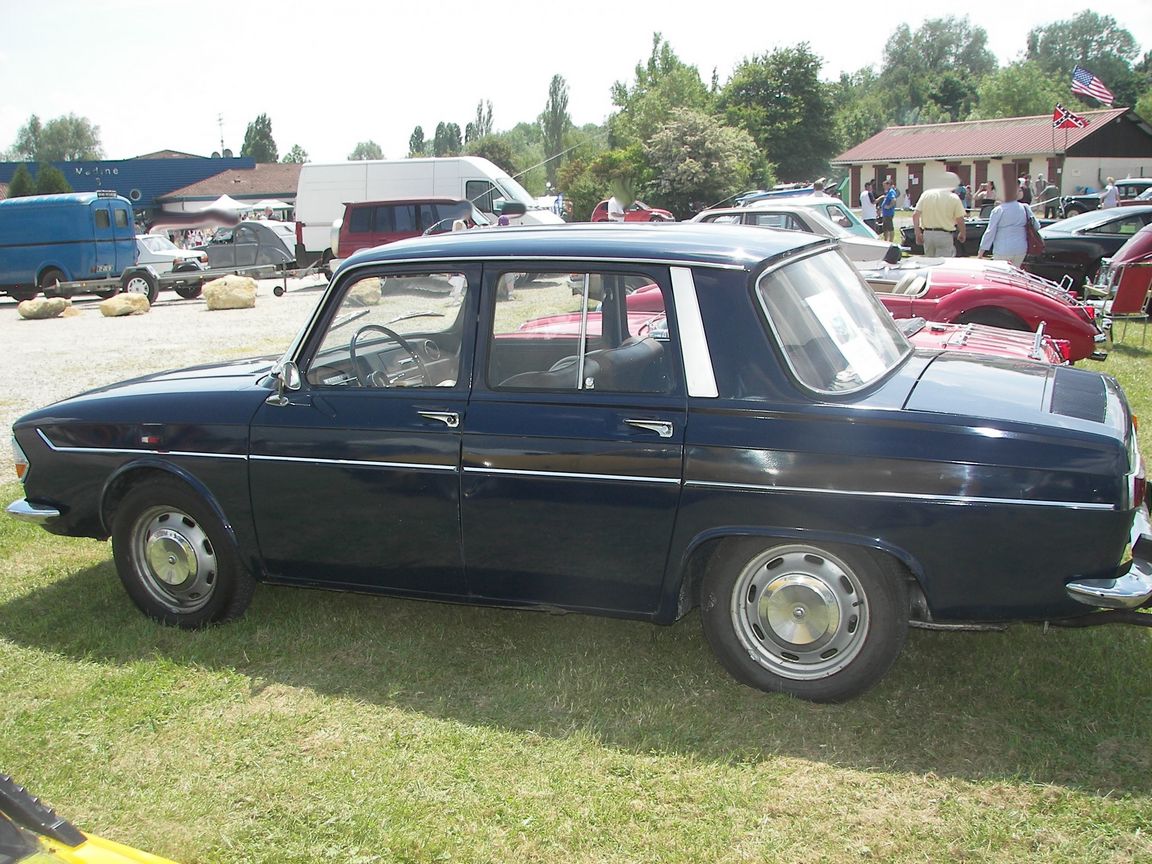 R10 (4)