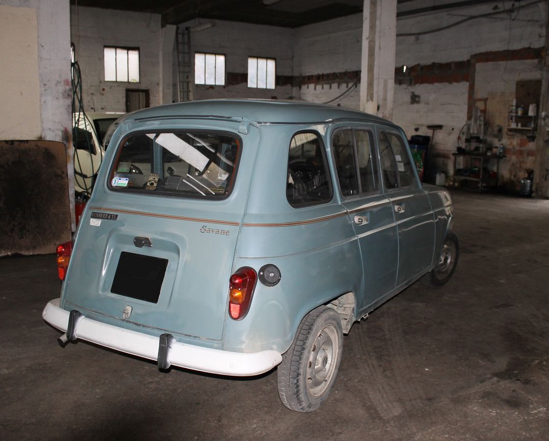 R4 (4)
