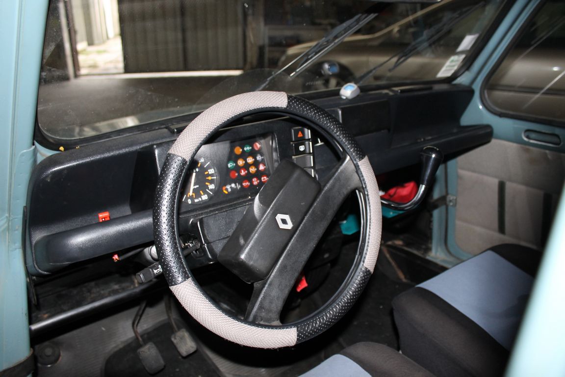 R4 (8)